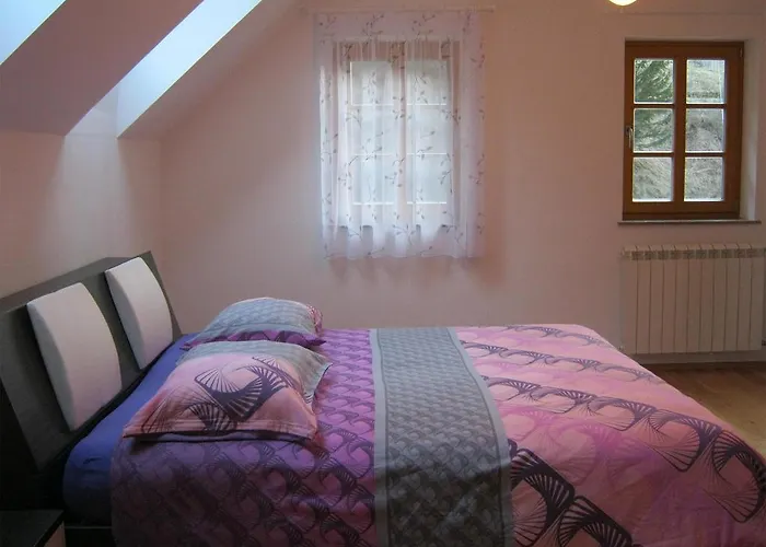 בית כפרי House *