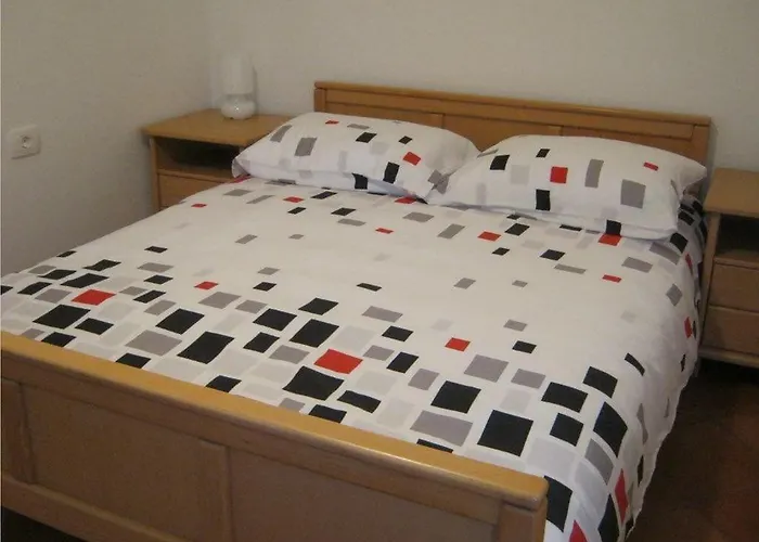 House Dolenja Trebusa